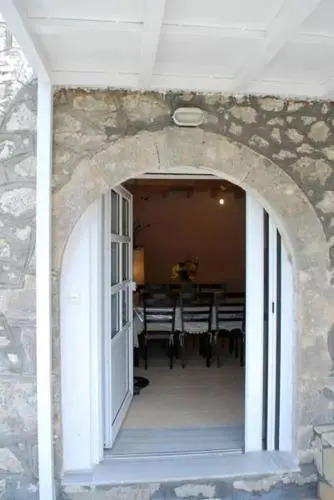Lefkas Cottage House