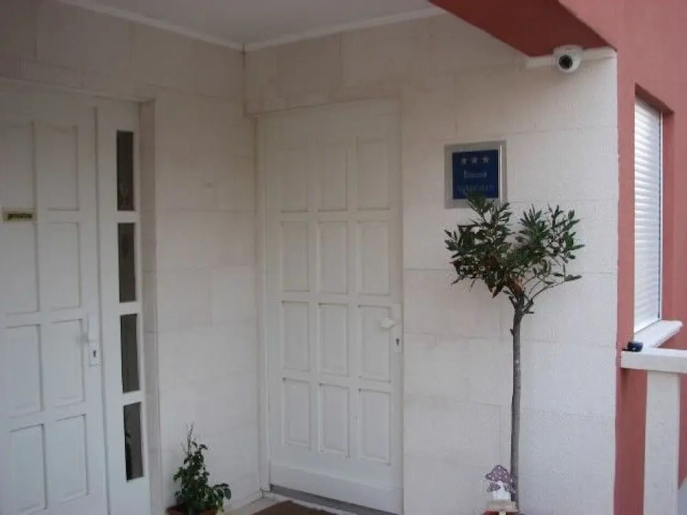 Apartments Miroslav