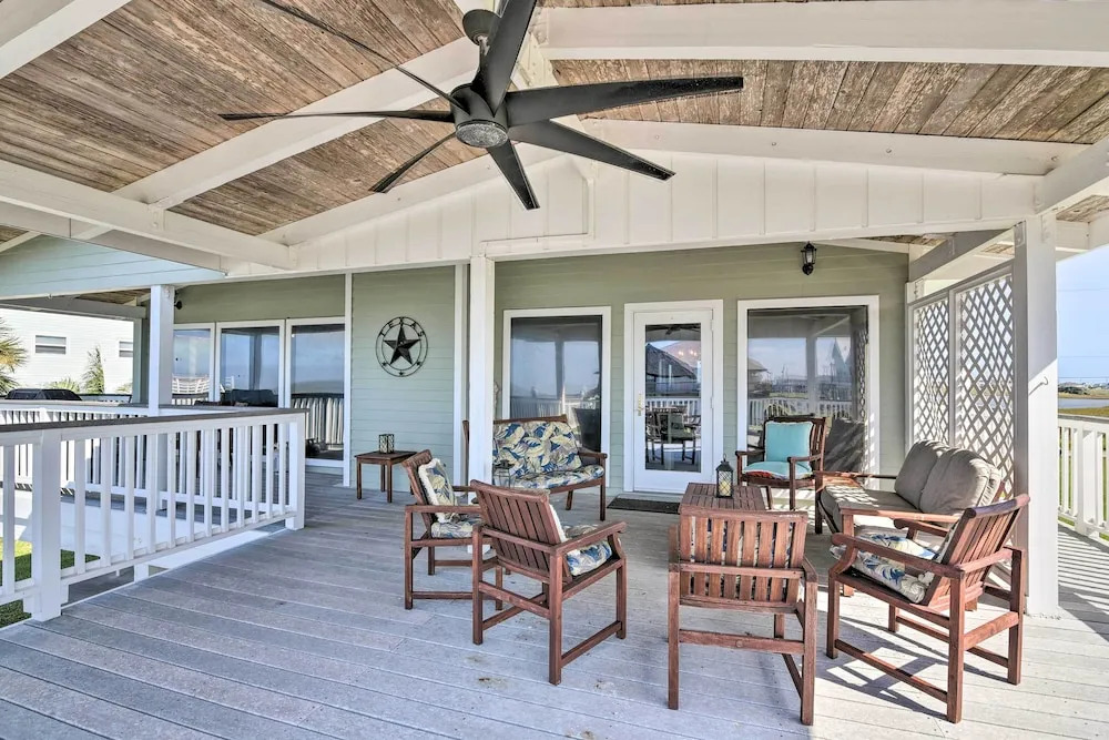 Waterfront Deck: Charming Galveston Home!