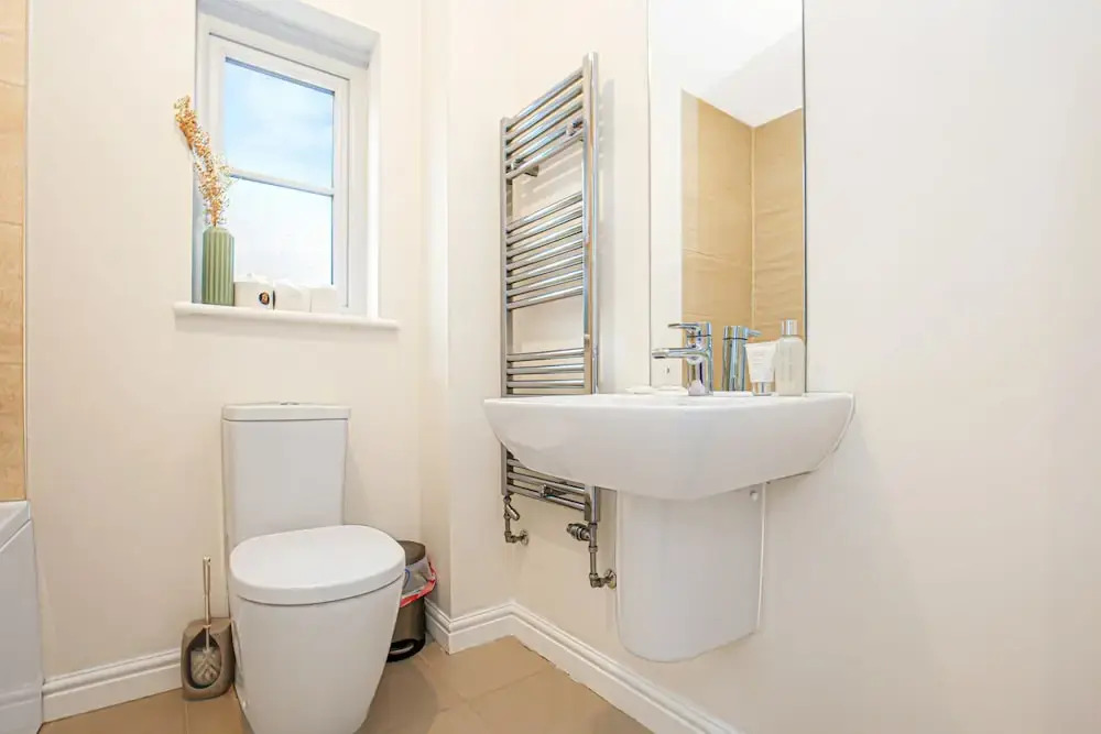 Detached 4 Bed-ultrafast Wifi,garden,free Parking