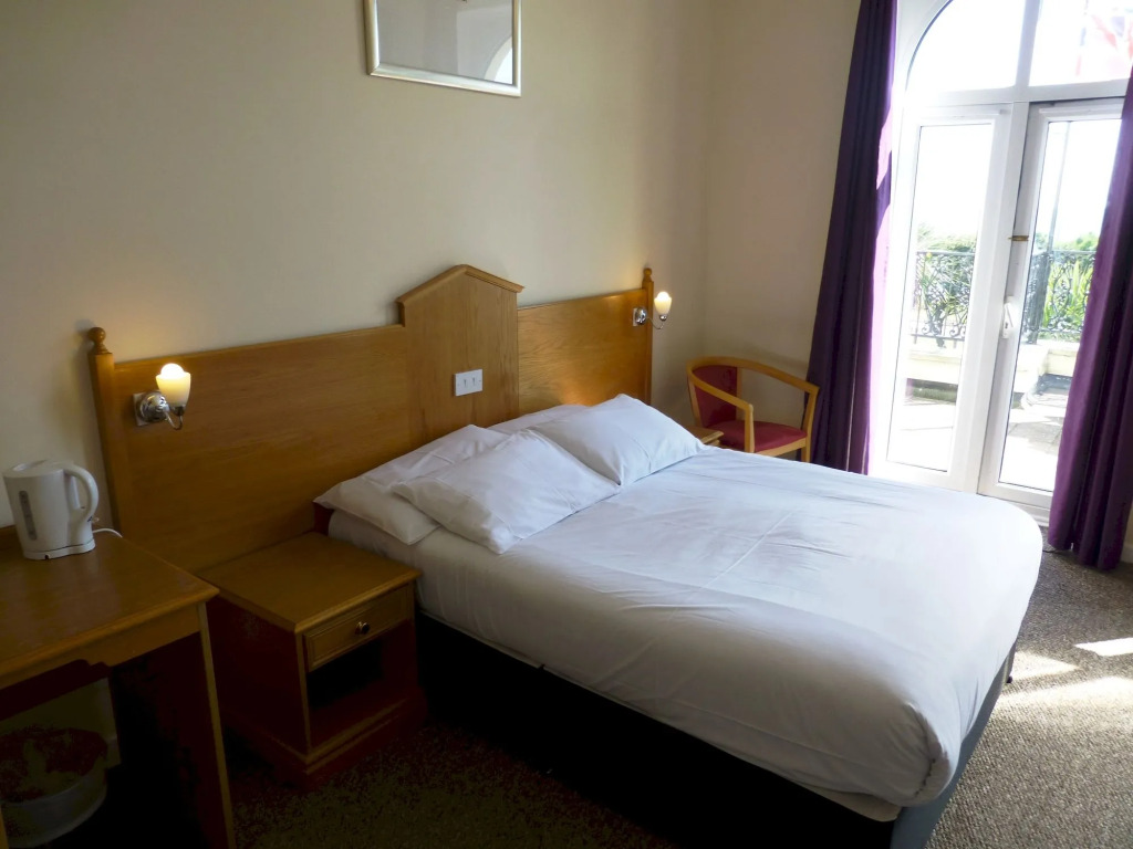 Esplanade Hotel - Clacton On Sea, Beachfront Hotel by OYO