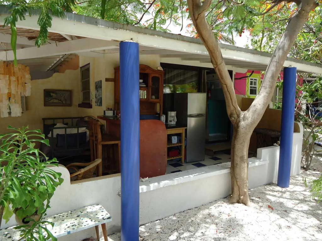 Beach House Aruba Apartments