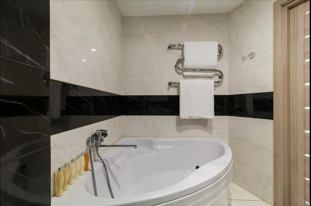 Luxury 2-bedroom Most City Area, center