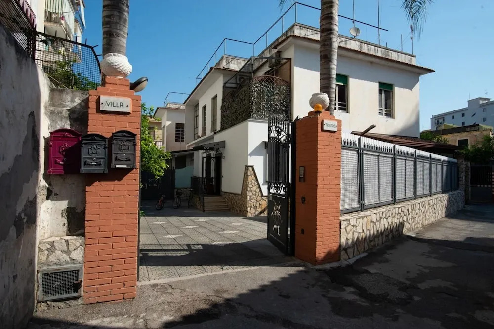 Canelli House