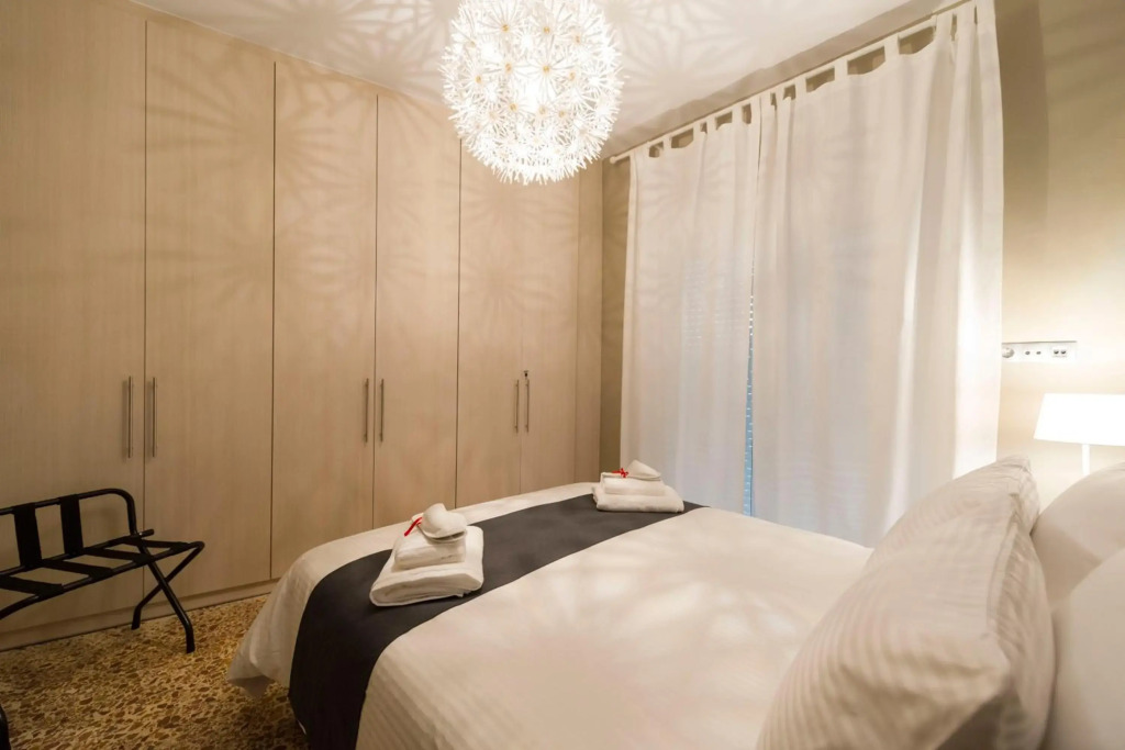 Ma Maison Nο 1, Penthouse, Acropolis and Lycabettus view, 15' to Acropolis by metro, 1' from Metro Station