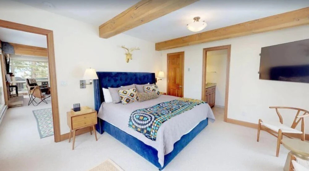 Ski In, Ski Out 4 Bedroom Condo in Snowmass Village With Pool and Hot Tubs