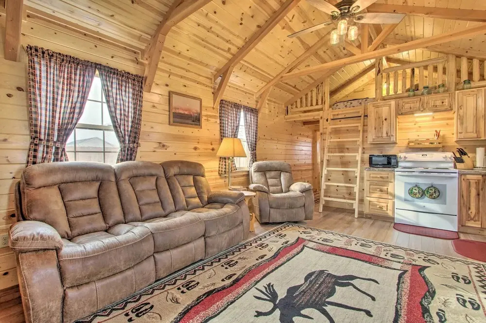 Cozy Augusta Cabin w/ Grill - Walk to Main St