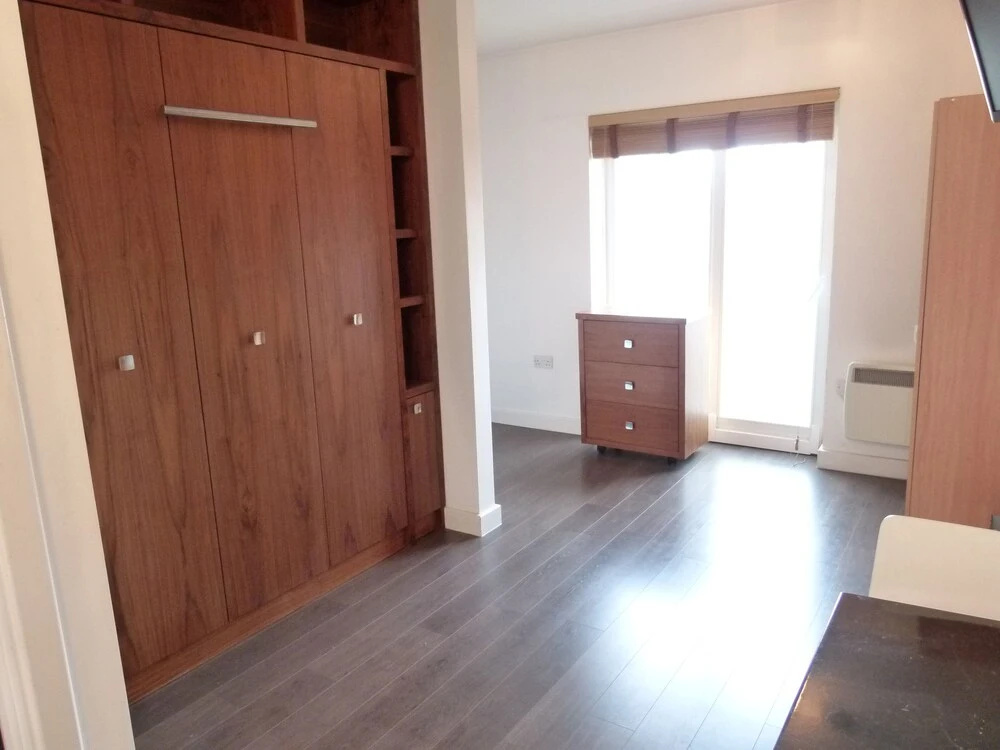 SS Property Hub - City of London Studio Apartment 14