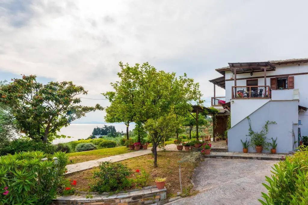 Seaside House with view over Pagasitikos