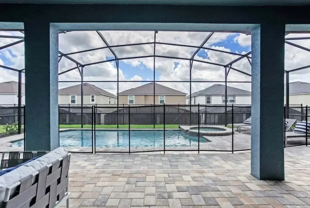 Luxury High Ceilings Pool, Spa Beautiful Home! 6 Bedroom Villa