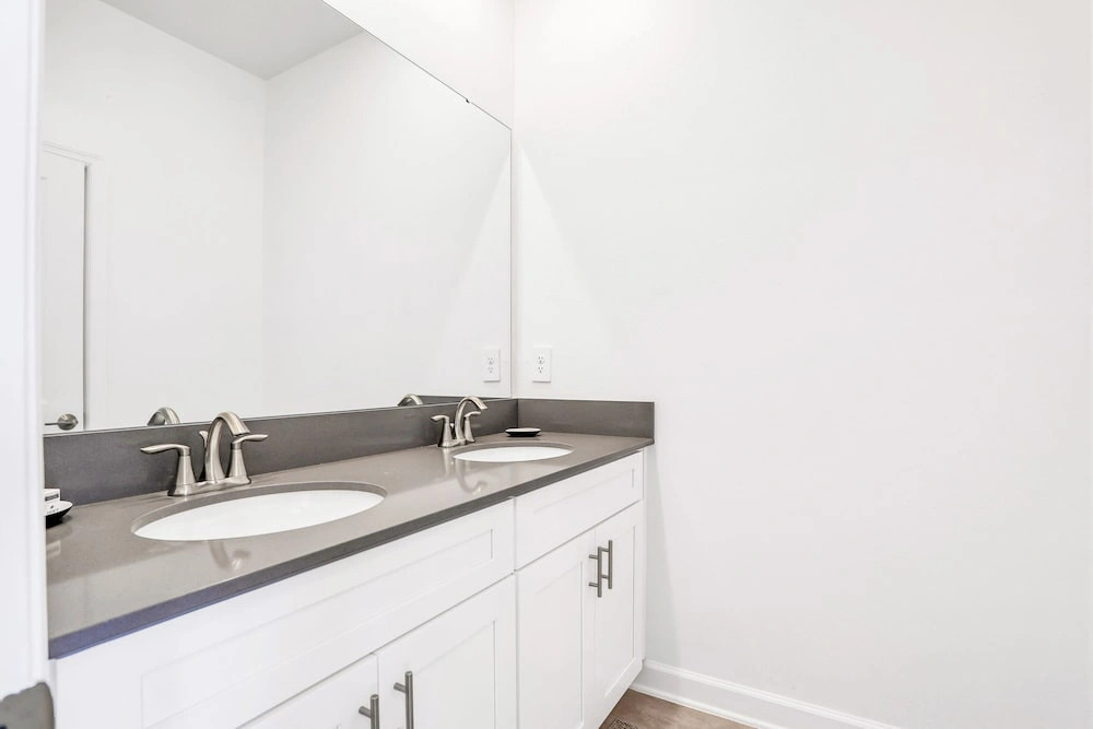 Updated Townhome With an Enclosed Pool, Five Bedrooms, W/D - Close to Everything