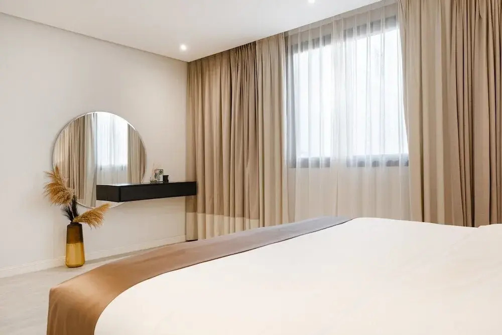 Modern Elegance & Comfort in Al Narjis With Wifi