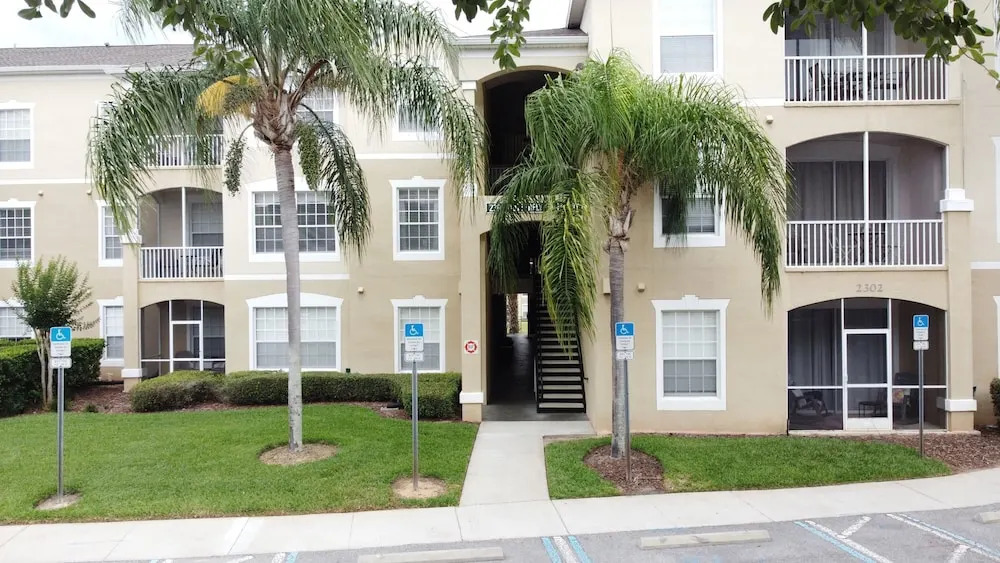 3BR Third Floor Condo Near Disney