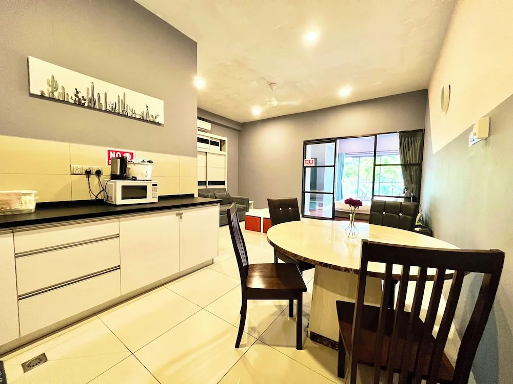 Capital O 90986 The Loft Residences