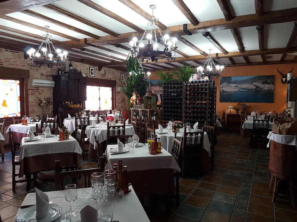 LA COCHERA