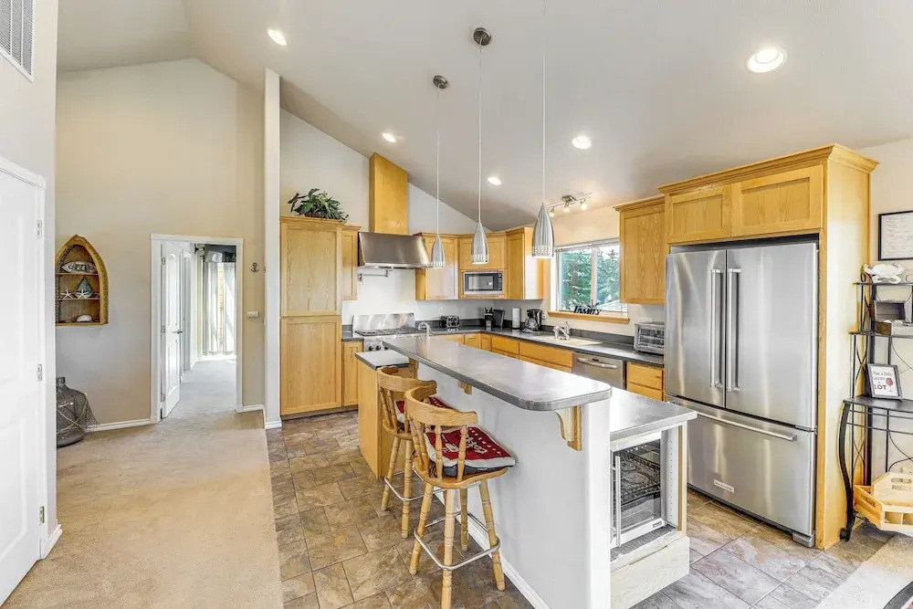 Coastal Oregon Home: Walk to Dock!