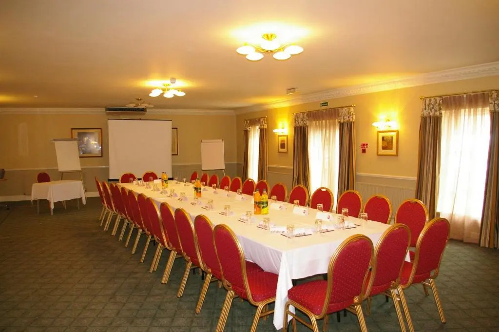Alton House Hotel