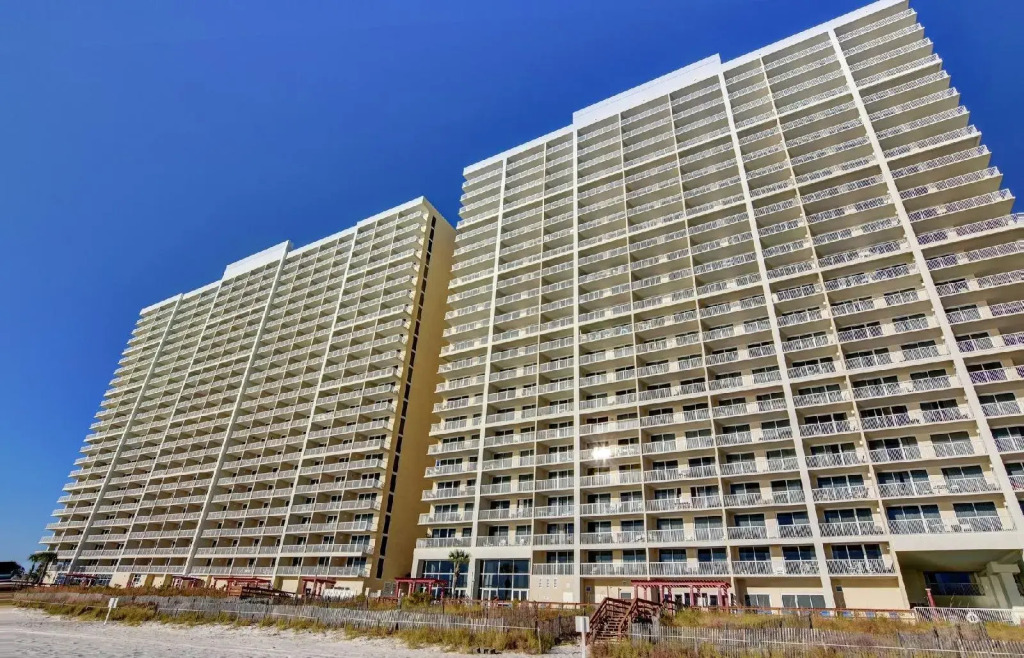 Majestic Beach Resort 1-1002 - Serenity By The Sea