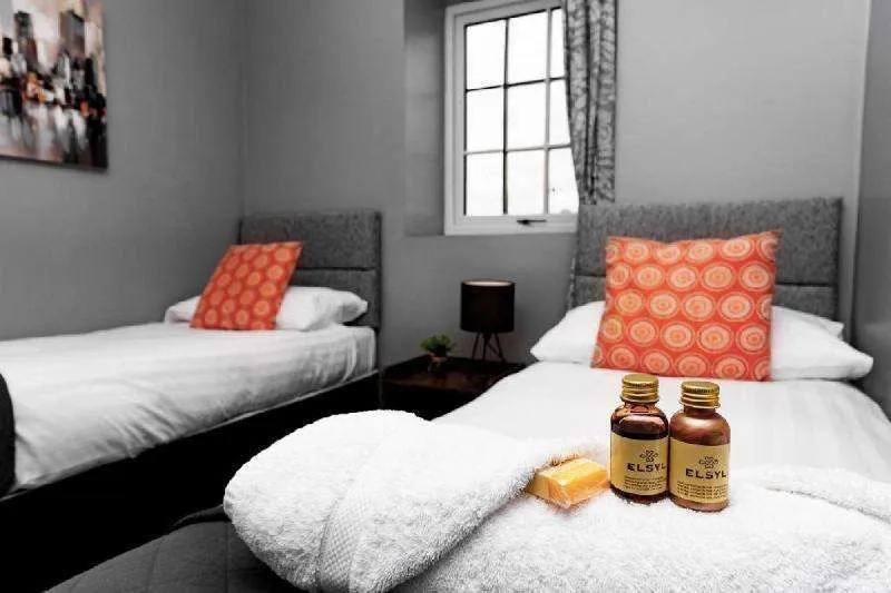 The Penthouse Gathering Wrexham (Sleeps 16)