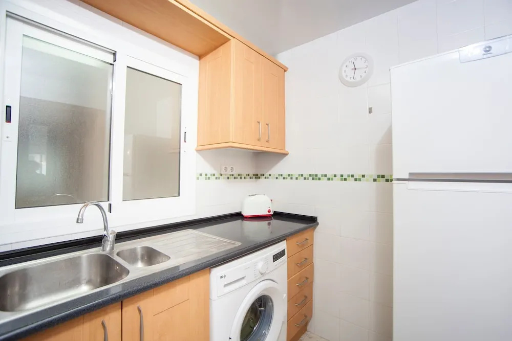 Curling in Alc dia With 3 Bedrooms and 1 Bathrooms