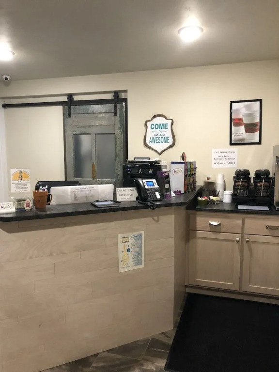 Julies Park Cafe & Motel