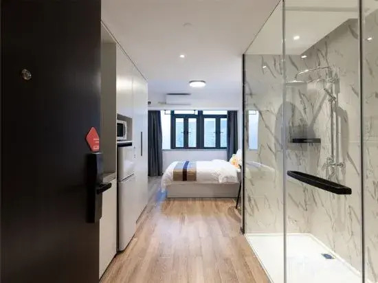 CJIA Apartment (Changjiang South Road Subway Station)