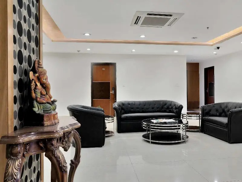 Super Hotel O Rudra Grand