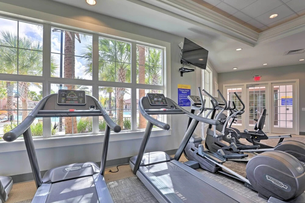 7 Mi to Disney: Davenport Family Getaway w/ Pool!