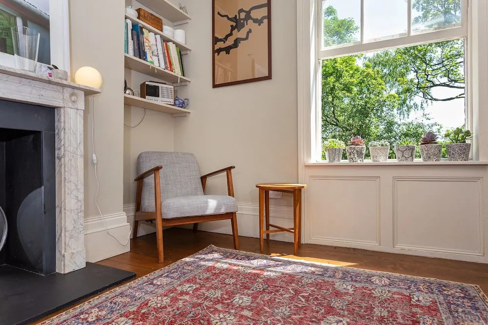 Two Bedroom House in Islington