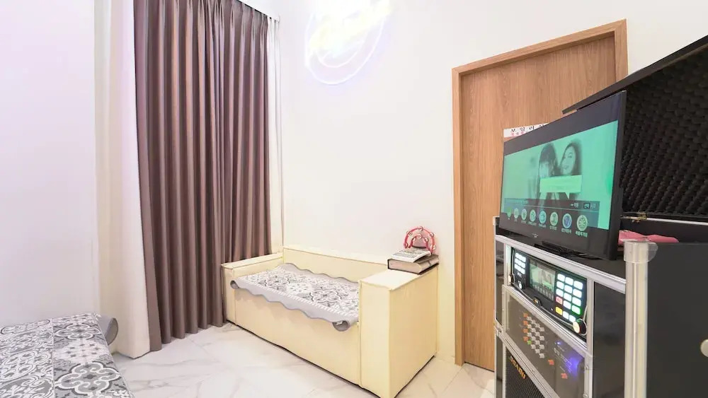 Almond Kids Poolvilla Nampo