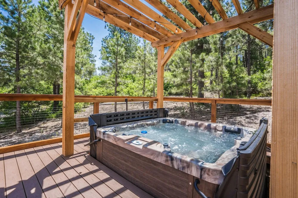 5BR Poe Manor Entertain,hot Tub+has Everything!