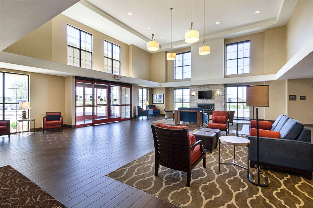 Comfort Suites & Conference Center