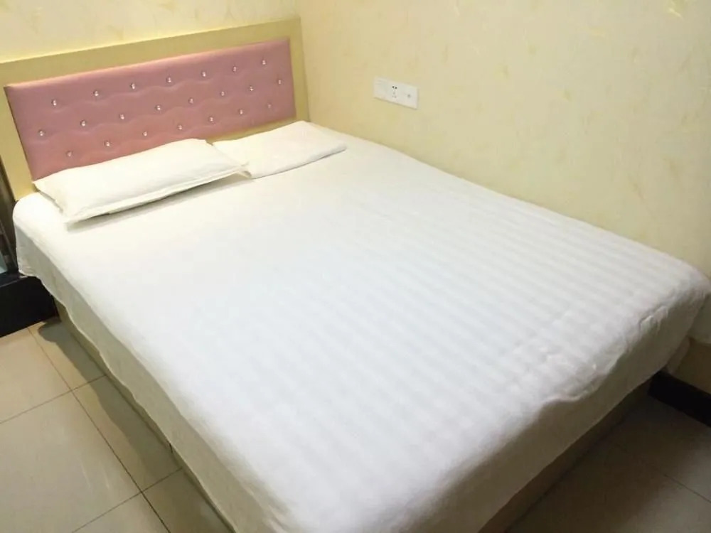 Jintaohong Taoyuan Hotel