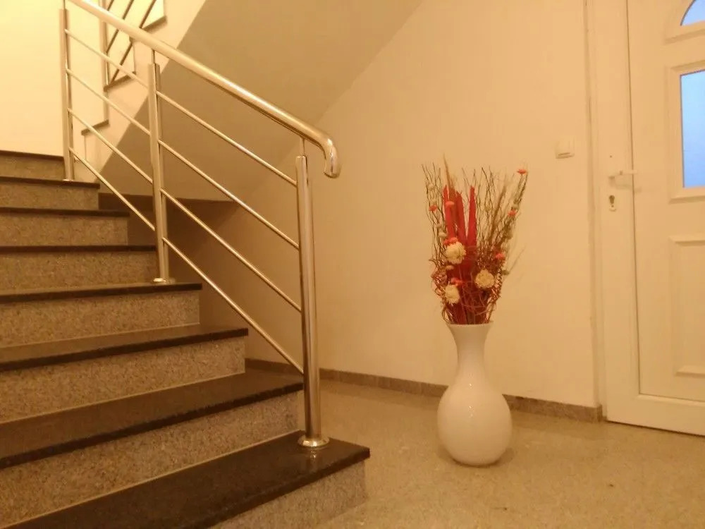 Villa Aurora