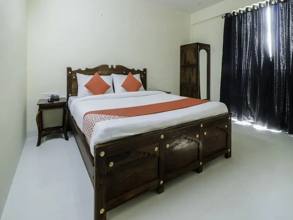 OYO 26950 Flagship Twisha Jaipur Inn