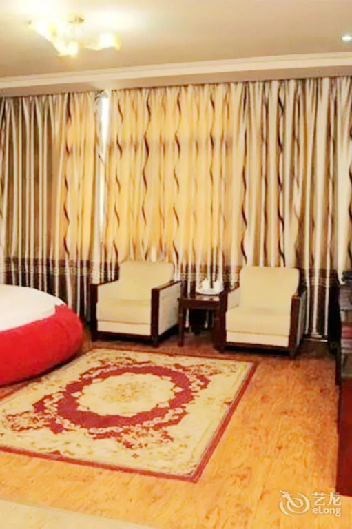 Yinzuo Jiayi Hotel (Dongying Huanghe Road Wanda Plaza)