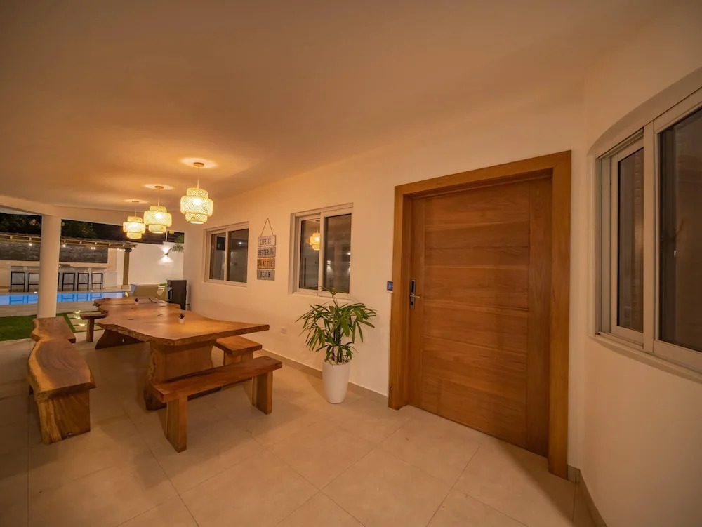 Green Palace - 7br Luxury Villa in Sosua 3mins from strip plus 24hr security