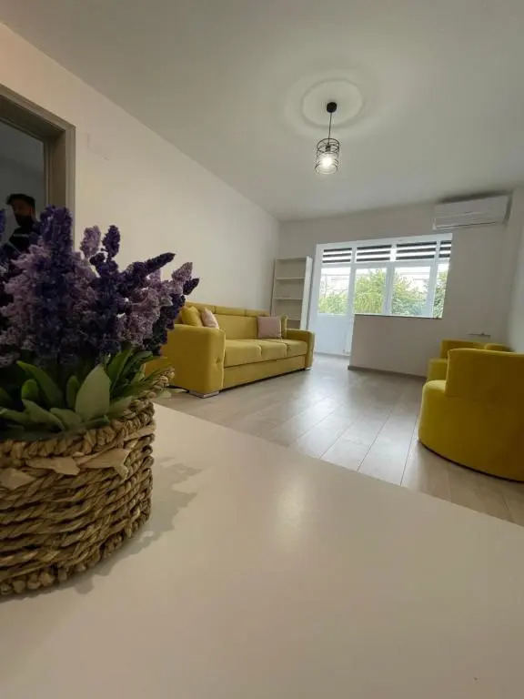 Robert’s Apartament 2