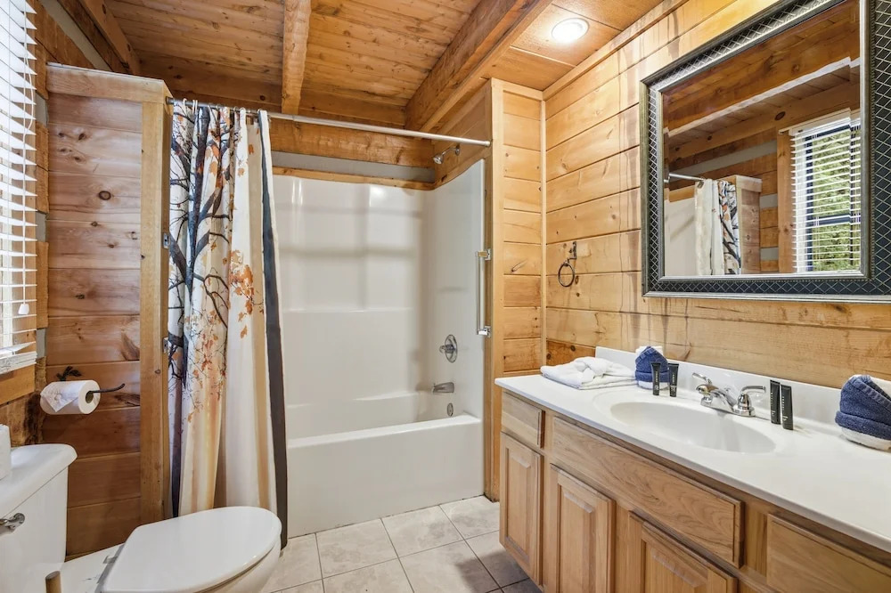 Black Bear Hideaway 2 Bedroom Home