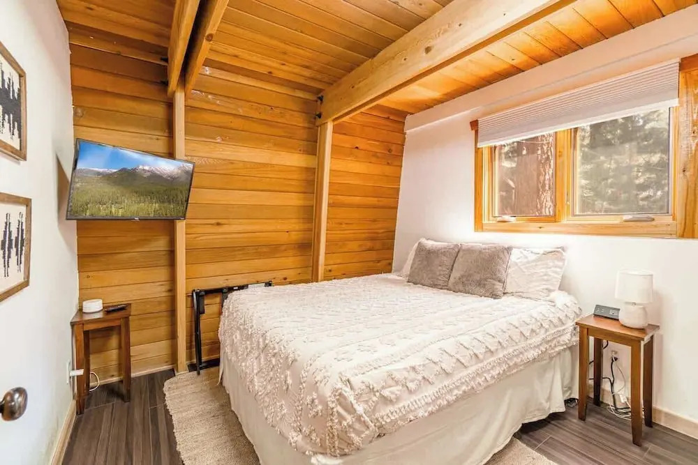The Canoe Cabin