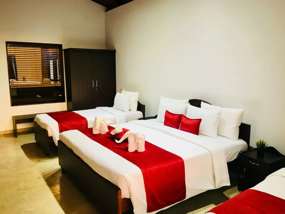 8 Plus  Villa