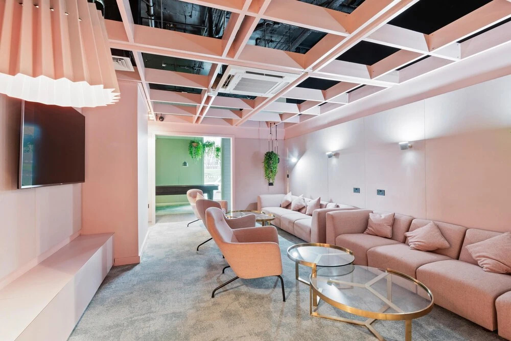 Central Modern 6BR APT With Fast Wifi Sleeps 6
