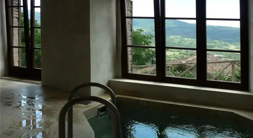 Petrella Guidi Lodge & Historical Hideaway