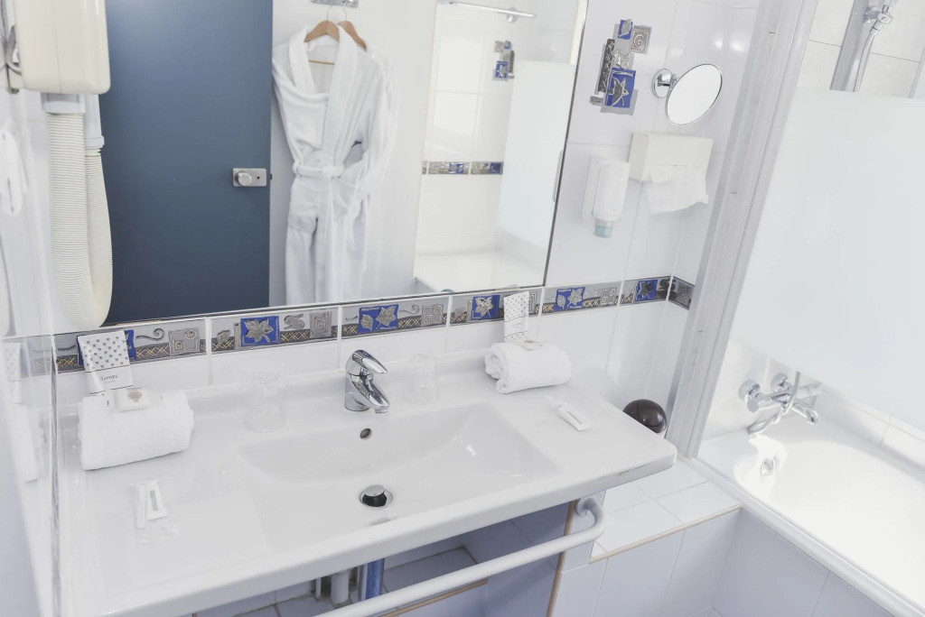 Maisons du Monde Hôtel & Suites - La Rochelle Vieux Port