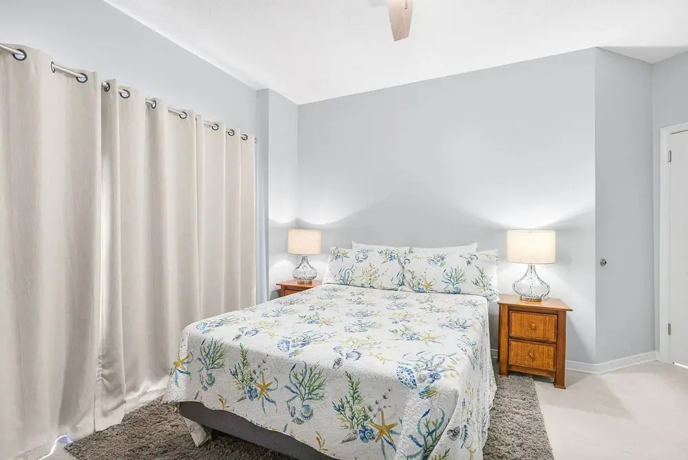 Palms 404- 4th Floor Corner Unit Beach