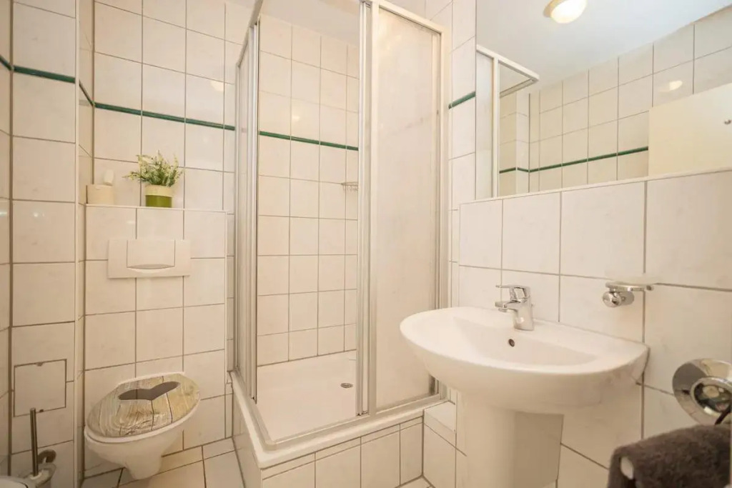Studio 2 im EG Haus Stranddistel, geschmackvoll eingerichtete Ferienwohnung fur 2 Personen in Zingst