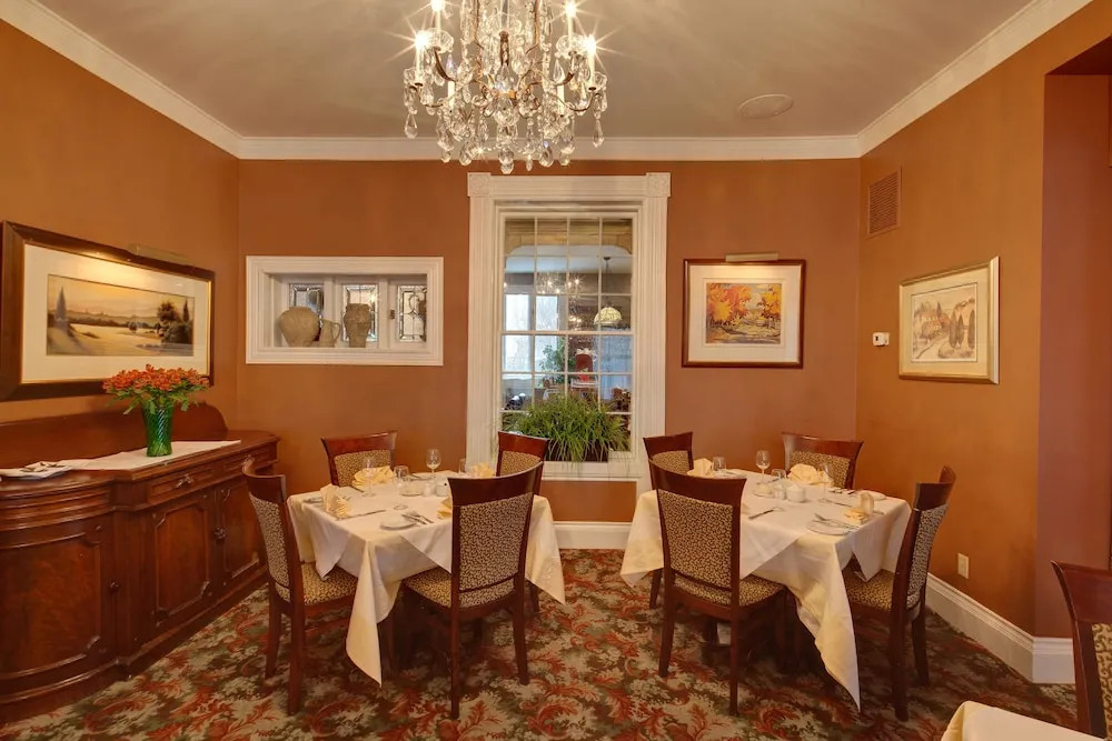 The Woodlawn Inn