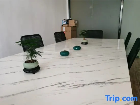 Yue Hotel (Yulin Rong County Xiujiangqiao)