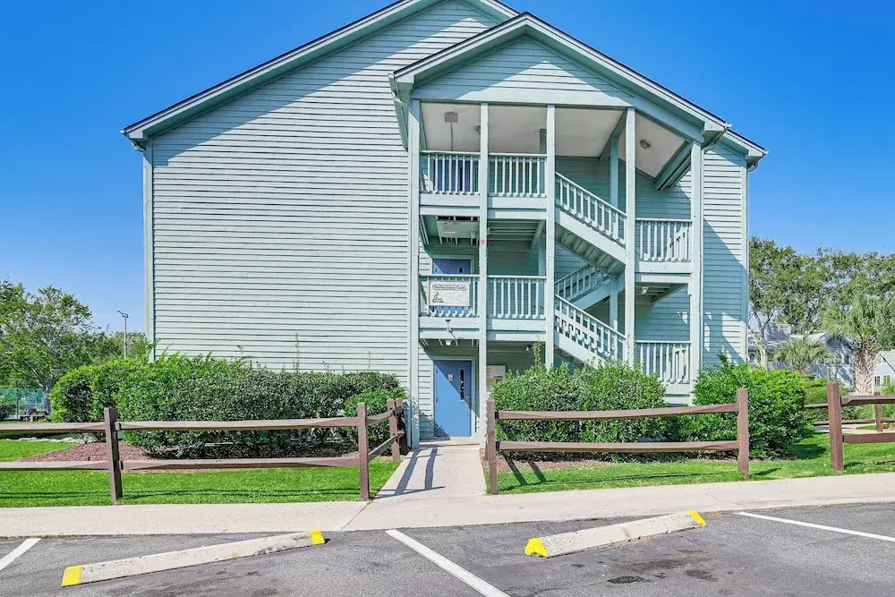 Beach & Pool Access: Resort-style Myrtle Beach Gem