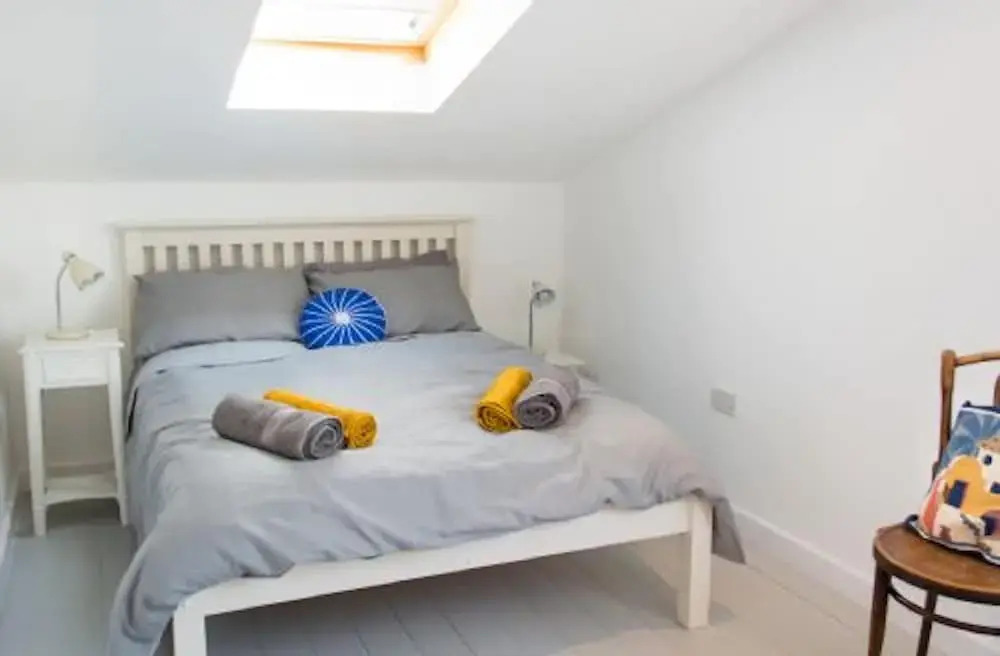 Host Stay Hen Barn